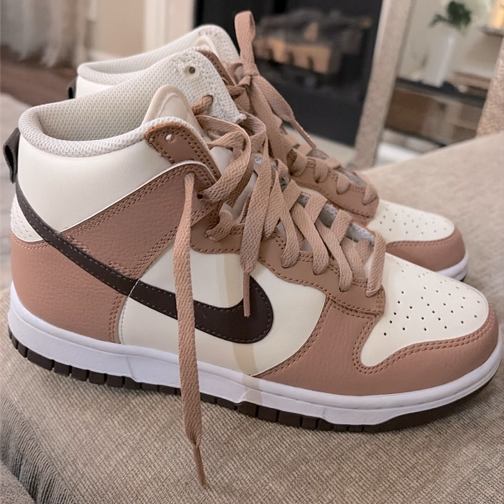 High top brown Nike Dunks